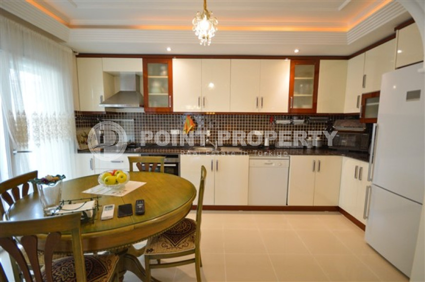 Duplex penthouse with four bedrooms, 325 m², with private sauna, in Alanya - Oba.-id-1957-photo-7