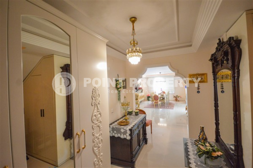 Duplex penthouse with four bedrooms, 325 m², with private sauna, in Alanya - Oba.-id-1957-photo-25