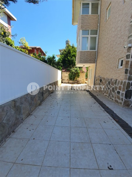 Меблированная трехэтажная вилла 4+2, 230м², в районе Алании Конаклы, в 500м от центра района-id-1958-фото-23