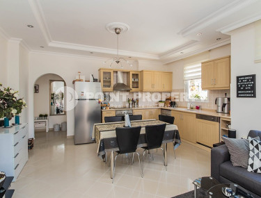 Furnished three-room apartment, 100m², in a cozy complex with infrastructure in Alanya Tosmur area-id-1961-photo-2