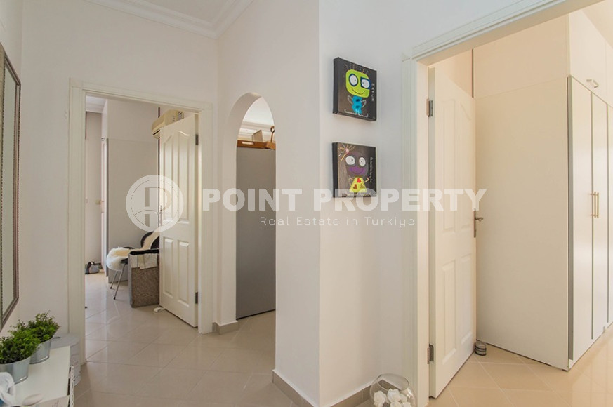 Furnished three-room apartment, 100m², in a cozy complex with infrastructure in Alanya Tosmur area-id-1961-photo-4