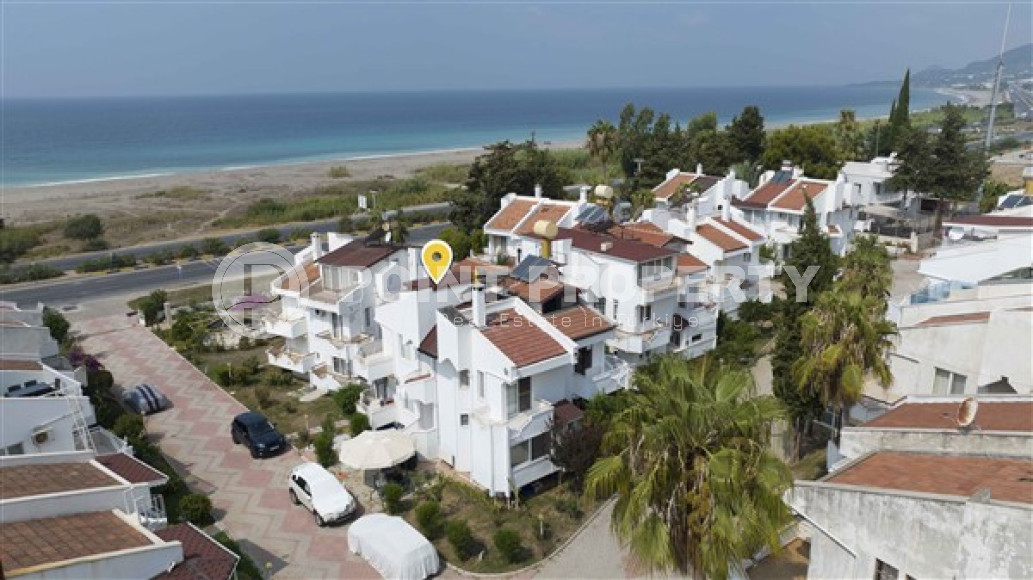 Вилла с тремя спальнями, 130м², в коттеджном поселке в районе Алании Демирташ, в 50м от моря-id-1962-фото-2