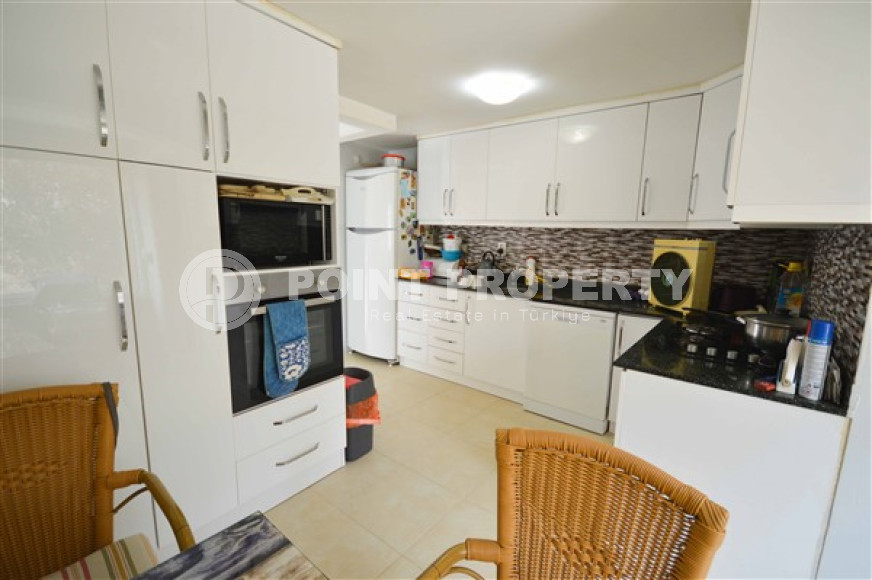 Вилла с тремя спальнями, 130м², в коттеджном поселке в районе Алании Демирташ, в 50м от моря-id-1962-фото-9