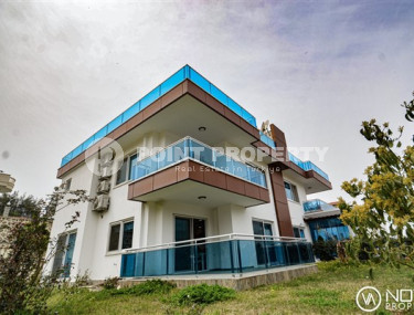 Просторная вилла с тремя спальнями, 270м², в комплексе с инфраструктурой в районе Алании – Каргыджак-id-1965-фото-1