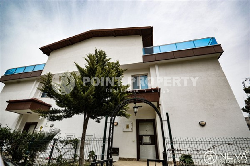 Просторная вилла с тремя спальнями, 270м², в комплексе с инфраструктурой в районе Алании – Каргыджак-id-1965-фото-2