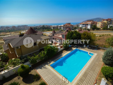 Spacious three bedroom penthouse, 180m², in the central mountainous area of Alanya-id-1971-photo-3