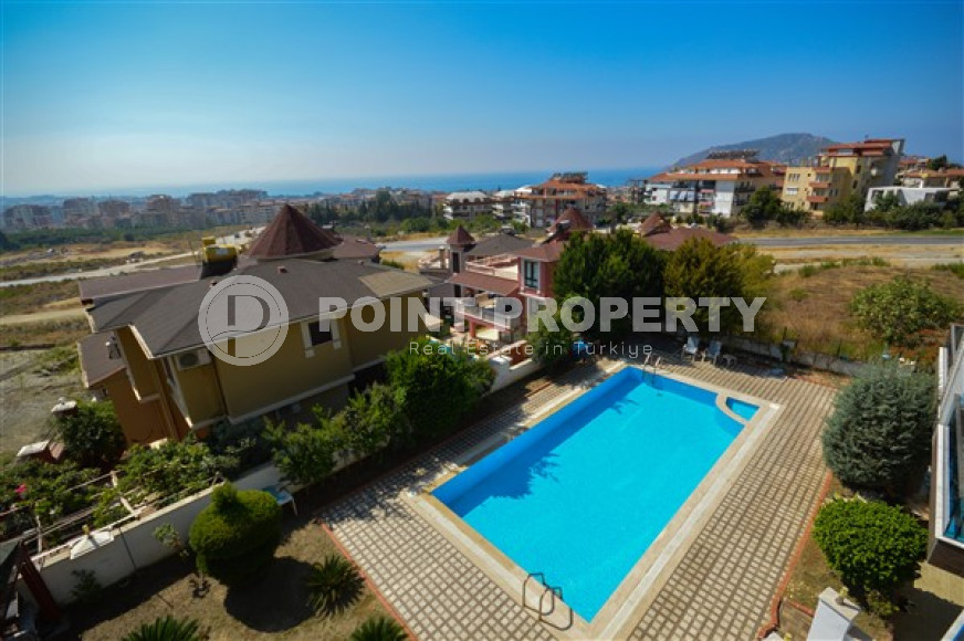 Spacious three bedroom penthouse, 180m², in the central mountainous area of Alanya-id-1971-photo-3
