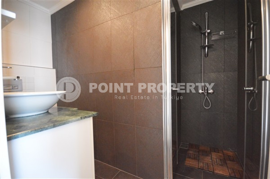 Spacious three bedroom penthouse, 180m², in the central mountainous area of Alanya-id-1971-photo-9