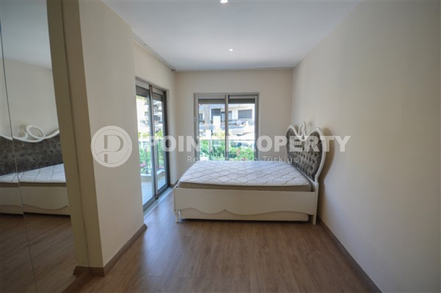 Spacious three bedroom penthouse, 180m², in the central mountainous area of Alanya-id-1971-photo-13