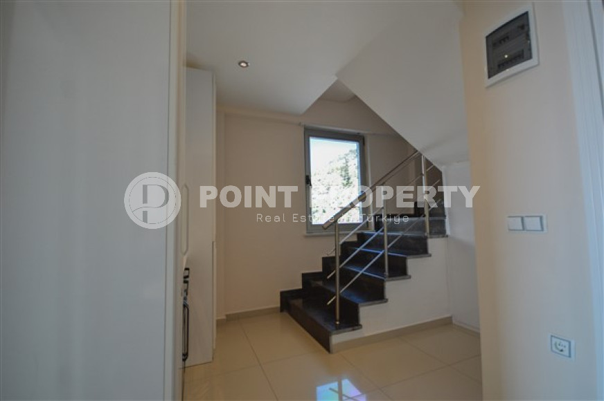 Spacious three bedroom penthouse, 180m², in the central mountainous area of Alanya-id-1971-photo-15