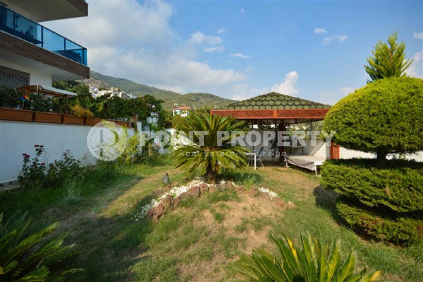 Spacious three bedroom penthouse, 180m², in the central mountainous area of Alanya-id-1971-photo-21