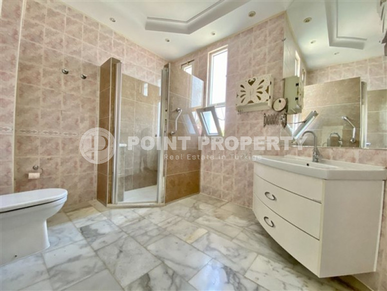 Пятикомнатная вилла, 195м², в уютном коттеджном комплексе с инфраструктурой в районе Тосмур, Алания-id-1977-фото-18