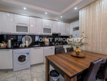 Two bedroom apartment, 100m², 900m from the sea in an urban house in the center of Alanya-id-1979-photo-2