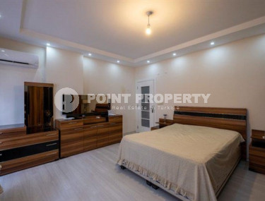 Two bedroom apartment, 100m², 900m from the sea in an urban house in the center of Alanya-id-1979-photo-4