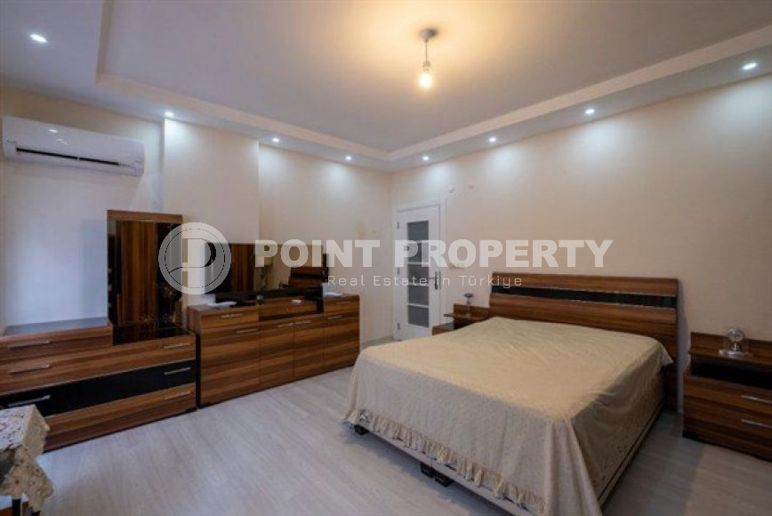 Two bedroom apartment, 100m², 900m from the sea in an urban house in the center of Alanya-id-1979-photo-4