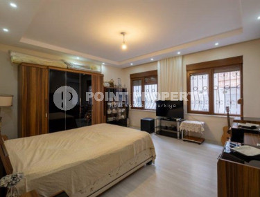 Two bedroom apartment, 100m², 900m from the sea in an urban house in the center of Alanya-id-1979-photo-5
