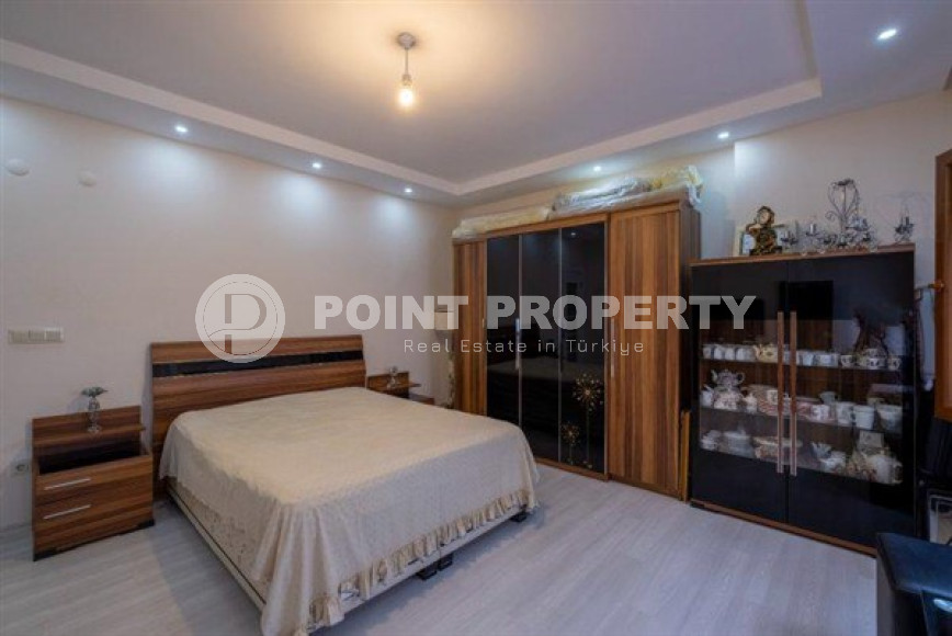 Two bedroom apartment, 100m², 900m from the sea in an urban house in the center of Alanya-id-1979-photo-6