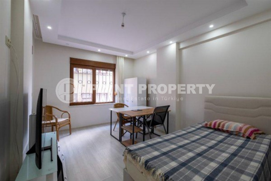 Two bedroom apartment, 100m², 900m from the sea in an urban house in the center of Alanya-id-1979-photo-10