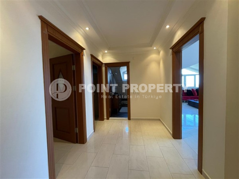Furnished four-bedroom duplex apartment, 240m², in the center of Alanya with excellent views-id-1982-photo-8