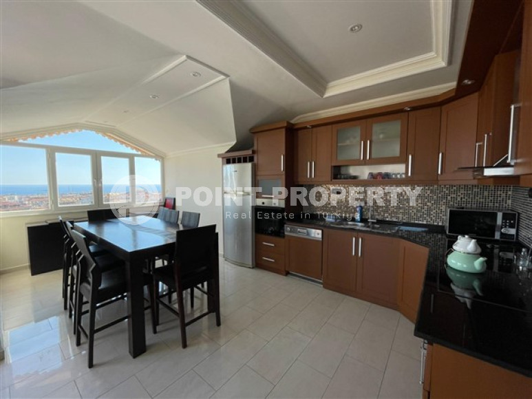 Furnished four-bedroom duplex apartment, 240m², in the center of Alanya with excellent views-id-1982-photo-9