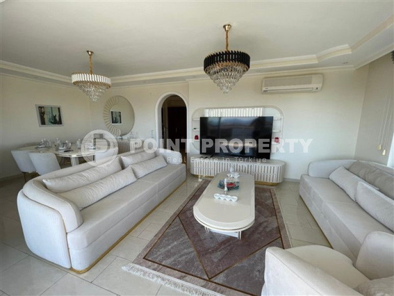 Furnished four-bedroom duplex apartment, 240m², in the center of Alanya with excellent views-id-1982-photo-14