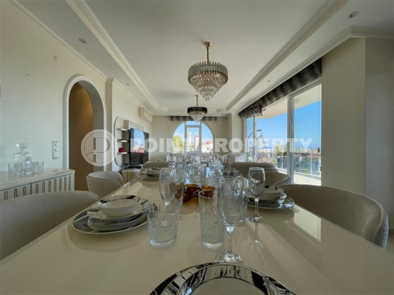 Furnished four-bedroom duplex apartment, 240m², in the center of Alanya with excellent views-id-1982-photo-20