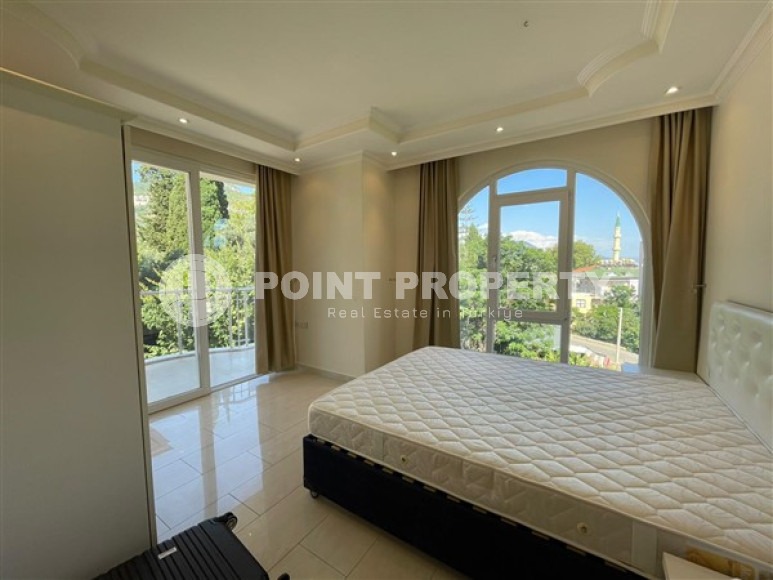 Furnished four-bedroom duplex apartment, 240m², in the center of Alanya with excellent views-id-1982-photo-22