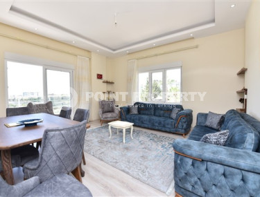 Linear four-room apartment, 150m², with separate kitchen, 1500m from the sea in Oba, Alanya-id-1984-photo-2