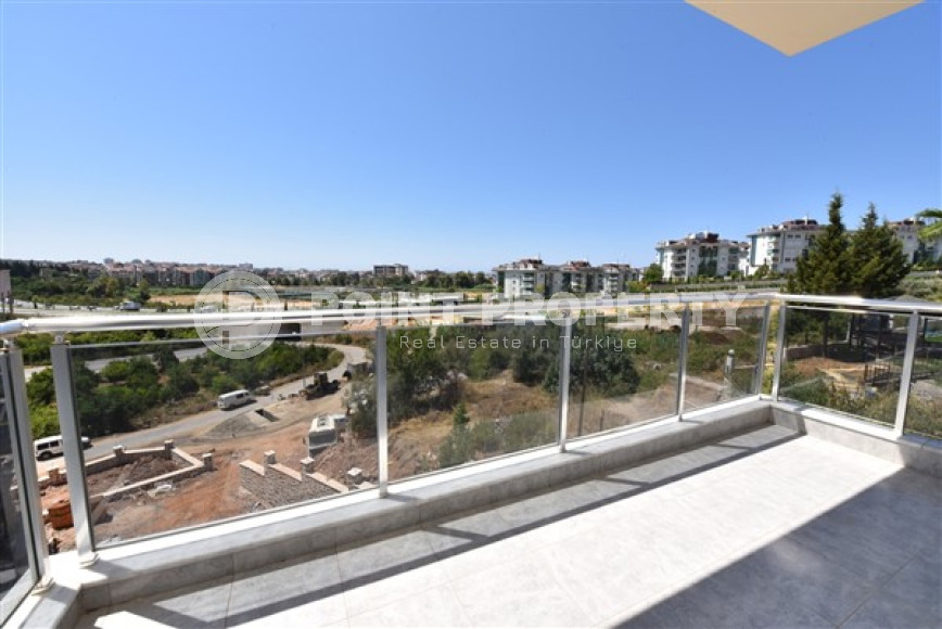 Linear four-room apartment, 150m², with separate kitchen, 1500m from the sea in Oba, Alanya-id-1984-photo-5