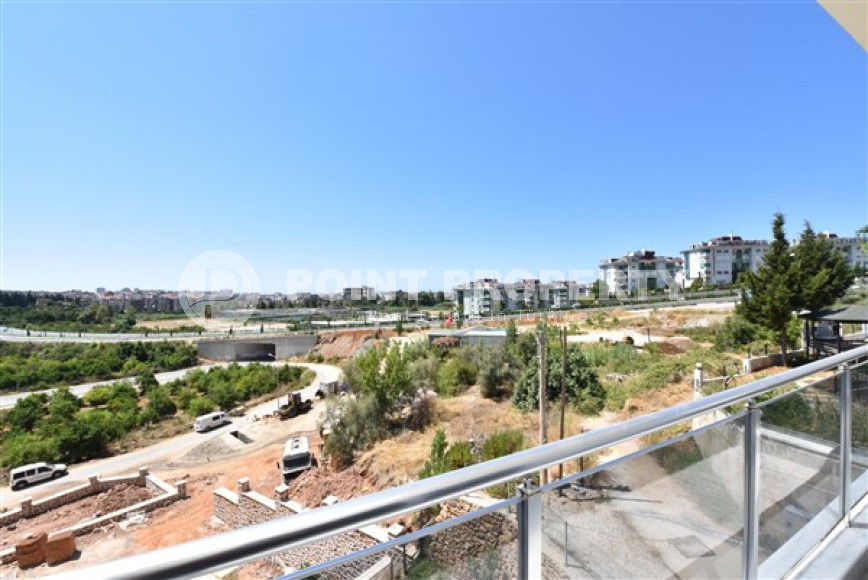 Linear four-room apartment, 150m², with separate kitchen, 1500m from the sea in Oba, Alanya-id-1984-photo-8