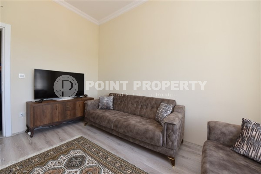 Linear four-room apartment, 150m², with separate kitchen, 1500m from the sea in Oba, Alanya-id-1984-photo-10