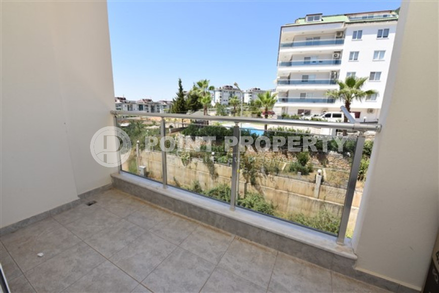 Linear four-room apartment, 150m², with separate kitchen, 1500m from the sea in Oba, Alanya-id-1984-photo-20