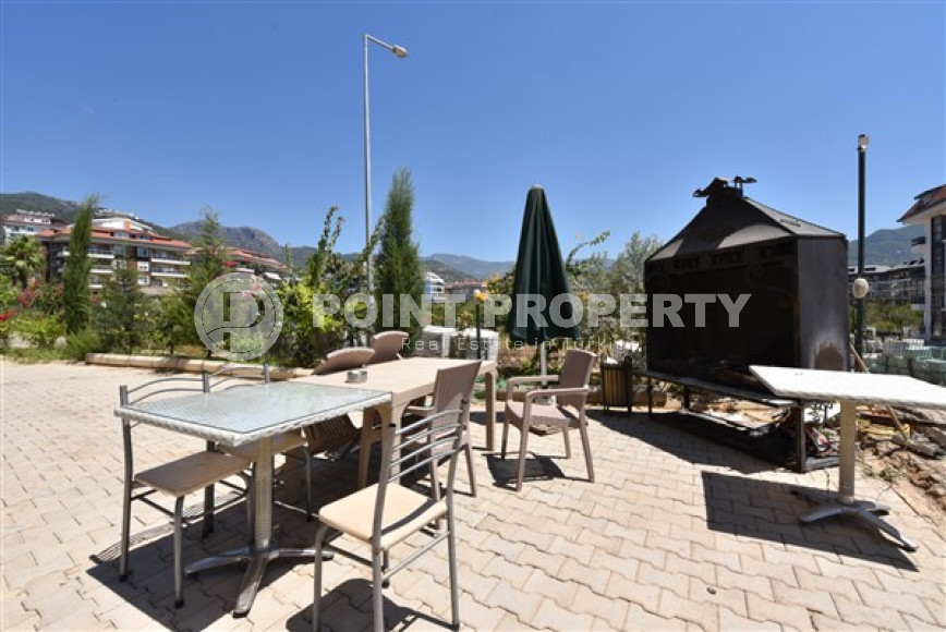 Linear four-room apartment, 150m², with separate kitchen, 1500m from the sea in Oba, Alanya-id-1984-photo-27