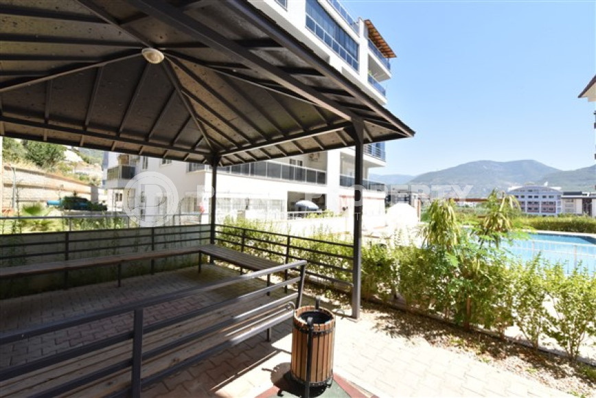 Linear four-room apartment, 150m², with separate kitchen, 1500m from the sea in Oba, Alanya-id-1984-photo-28