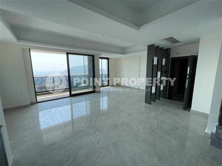 Five-room penthouse, 200m², overlooking the Alanya fortress in the center of Alanya, 1500m from the sea-id-1991-photo-4