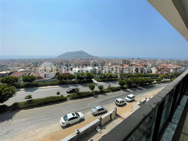Five-room penthouse, 200m², overlooking the Alanya fortress in the center of Alanya, 1500m from the sea-id-1991-photo-9