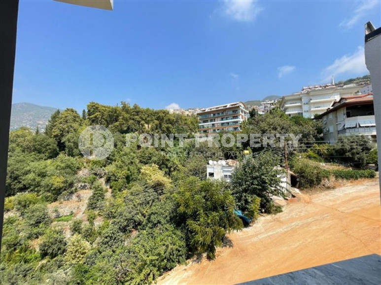 Five-room penthouse, 200m², overlooking the Alanya fortress in the center of Alanya, 1500m from the sea-id-1991-photo-16