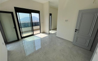Five-room penthouse, 200m², overlooking the Alanya fortress in the center of Alanya, 1500m from the sea-id-1991-photo-21