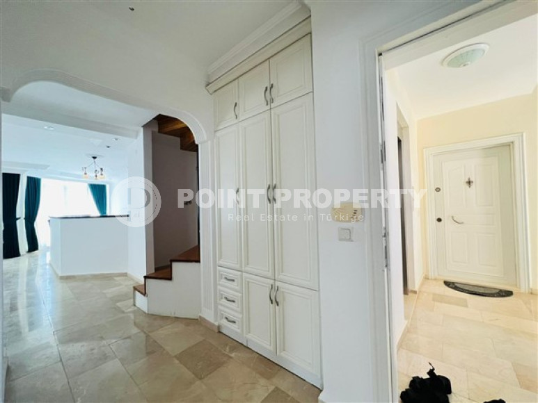 Spacious four bedroom penthouse, 200m², in a cozy complex in Oba, Alanya-id-1995-photo-2