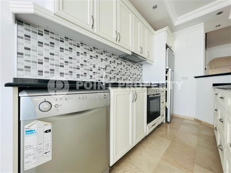 Spacious four bedroom penthouse, 200m², in a cozy complex in Oba, Alanya-id-1995-photo-9