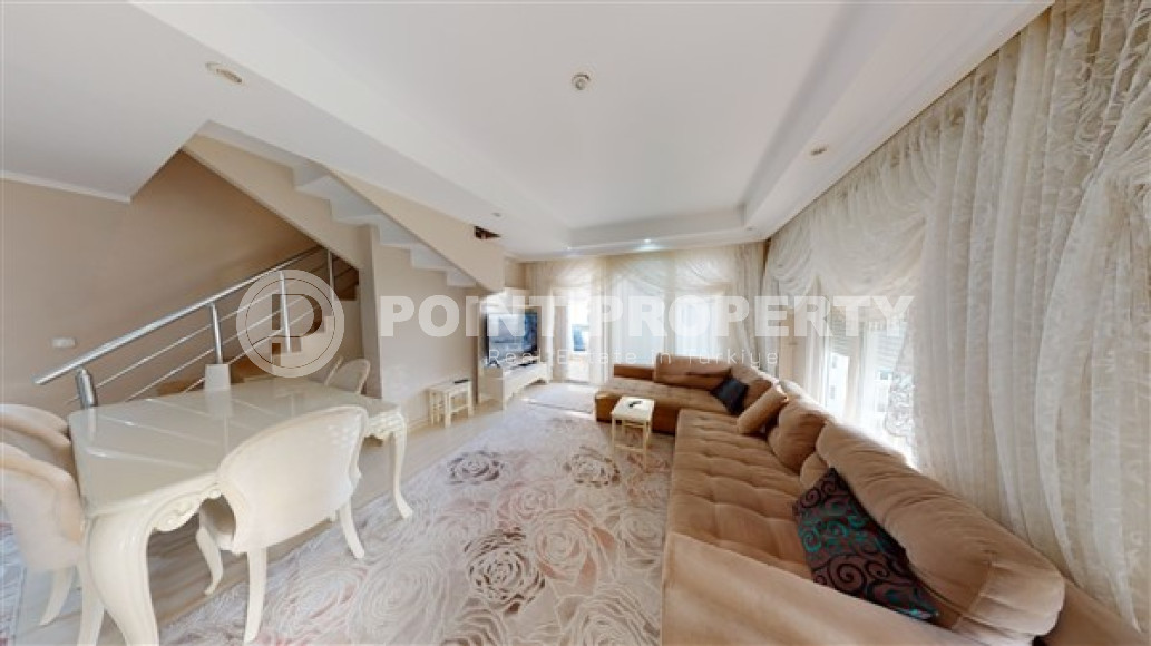 Duplex apartment in Alanya - Oba: spacious penthouse 4+1, 160m², 650m from the center.-id-1996-photo-3