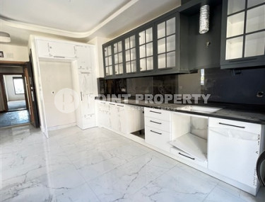 Two bedroom penthouse, 120m², fully finished, 1500m from the sea in the center of Alanya-id-1999-photo-2