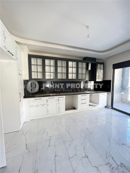 Two bedroom penthouse, 120m², fully finished, 1500m from the sea in the center of Alanya-id-1999-photo-3