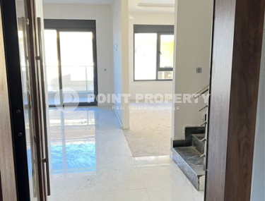Two bedroom penthouse, 120m², fully finished, 1500m from the sea in the center of Alanya-id-1999-photo-4