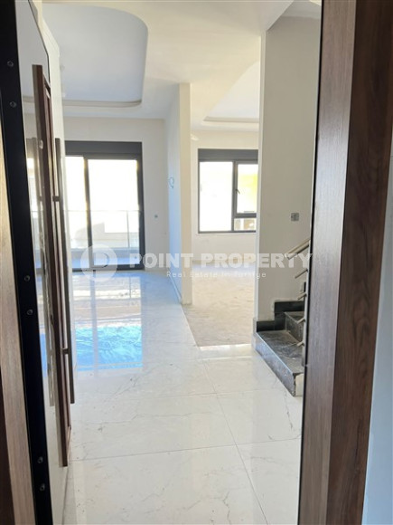 Two bedroom penthouse, 120m², fully finished, 1500m from the sea in the center of Alanya-id-1999-photo-4