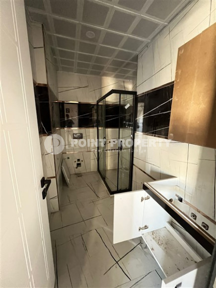 Two bedroom penthouse, 120m², fully finished, 1500m from the sea in the center of Alanya-id-1999-photo-8