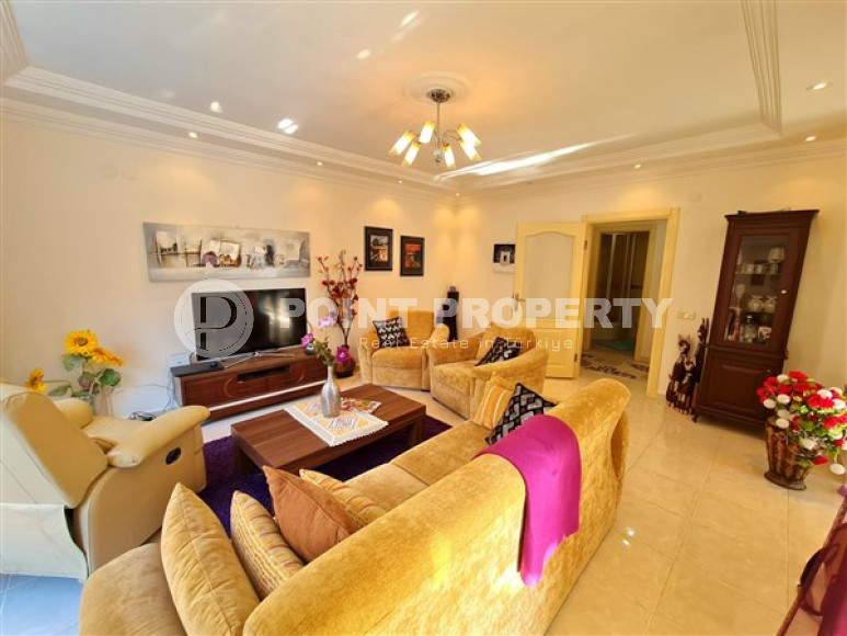 Excellent offer in the center of Oba district: furnished apartment 2+1, 125m², 250m from the sea.-id-2001-photo-2