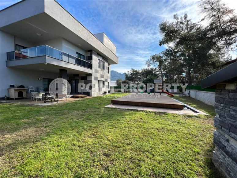 Private three-storey villa 6+2, 400m², with a private pool in Alanya Oba.-id-2004-photo-2