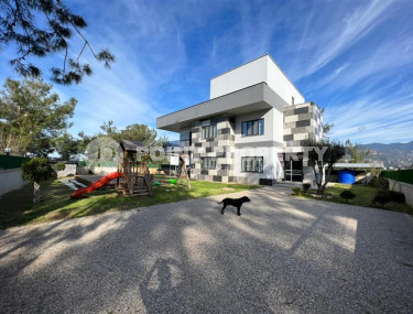 Private three-storey villa 6+2, 400m², with a private pool in Alanya Oba.-id-2004-photo-3