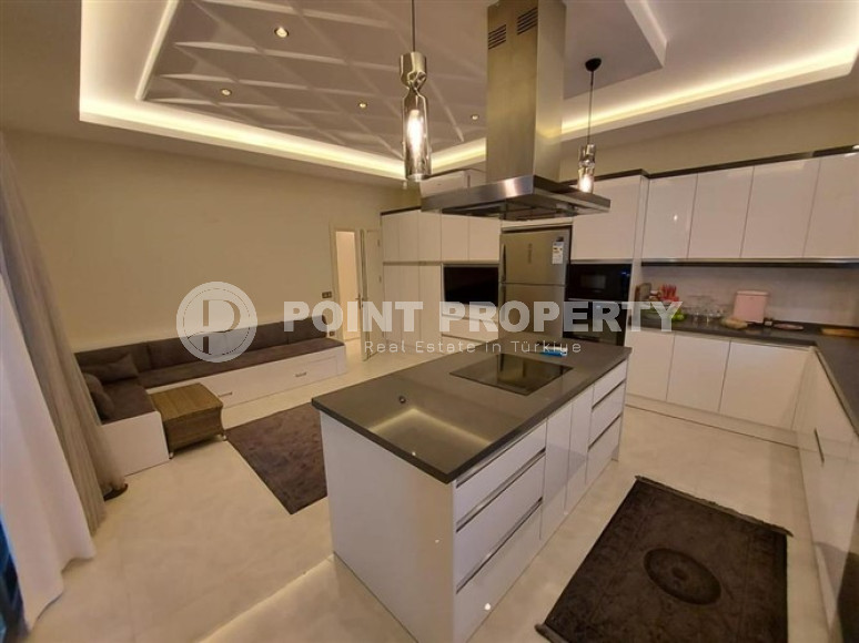 Private three-storey villa 6+2, 400m², with a private pool in Alanya Oba.-id-2004-photo-7